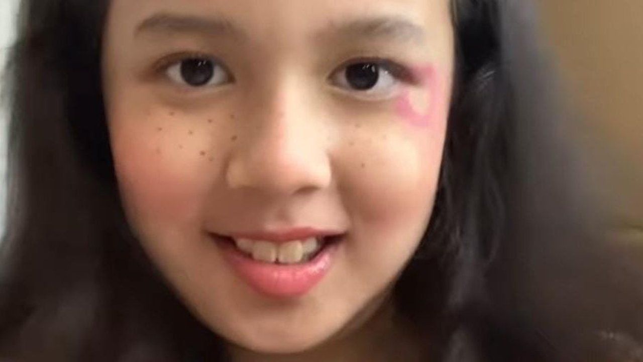 Potret Zoe Putri Artika Sari Devi Lakukan Makeup Tutorial, Wajah Cantiknya Buat Terpesona