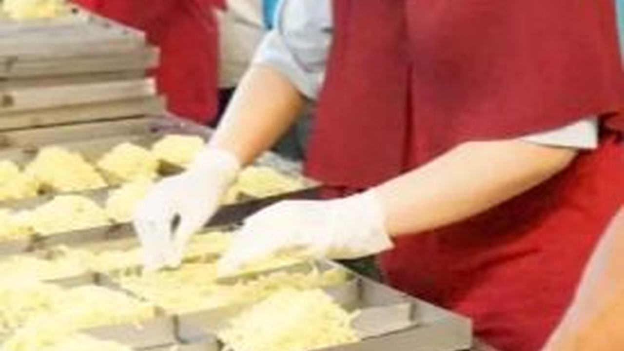 Pemerintah Bakal Tarik Barang Jualan PKL dan UMKM yang Tak Punya Sertifikat Halal