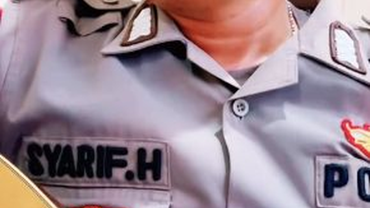 ⁠Sepanjang Jalan Banyak Pemotor tidak Pakai Helm, Begini Cara Bripka Syarief Menegurnya Bikin Salut