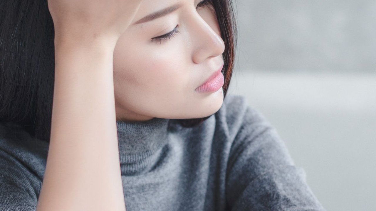 Mengapa Kelelahan atau Bekerja Terlalu Keras Bisa Buat Kita Rentan Tipes?