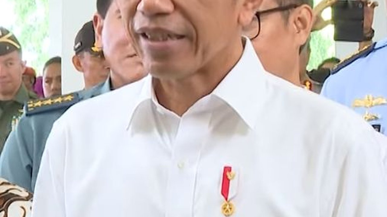 Jokowi Sebut Sering Dikritik Tajam: Gambar Wajah Saya Aneh-Aneh di Sampul Media, Cucu Komplain