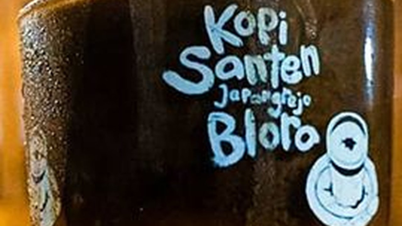 Mencicipi Kopi Santan Mbah Sakijah, Minuman Legendaris Khas Blora Favorit Lintas Generasi