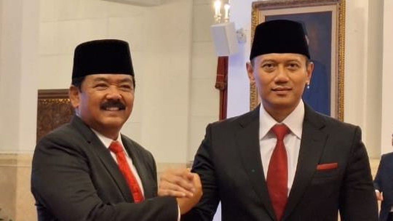 Jokowi Lantik Hadi Tjahjanto jadi Menko Polhukam Gantikan Mahfud MD
