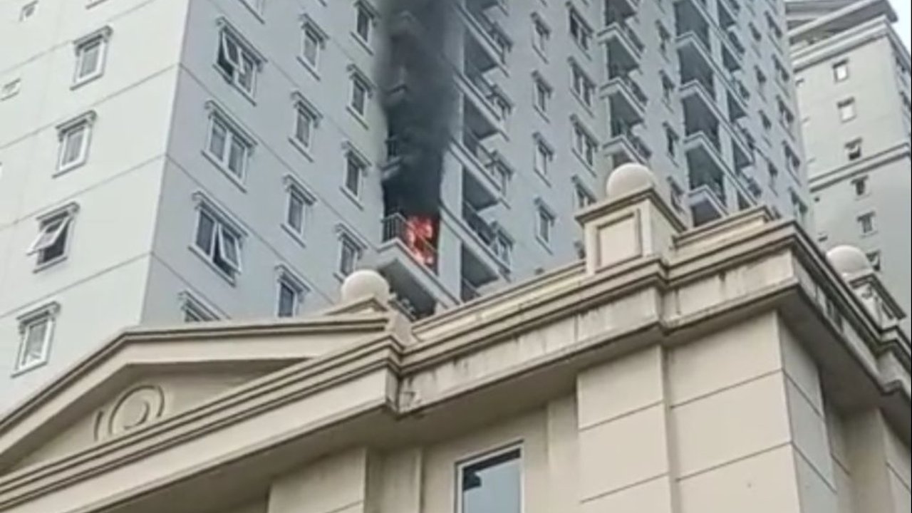 Viral Video Api Muncul di Bagian Luar Unit Apartemen di Kemayoran, Ini Penjelasan Damkar