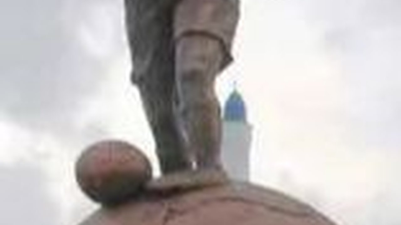 Sosok Andi Ramang, Pemain Legendaris PSM yang Menjadi Mitos Perjalanan Sepak Bola Indonesia