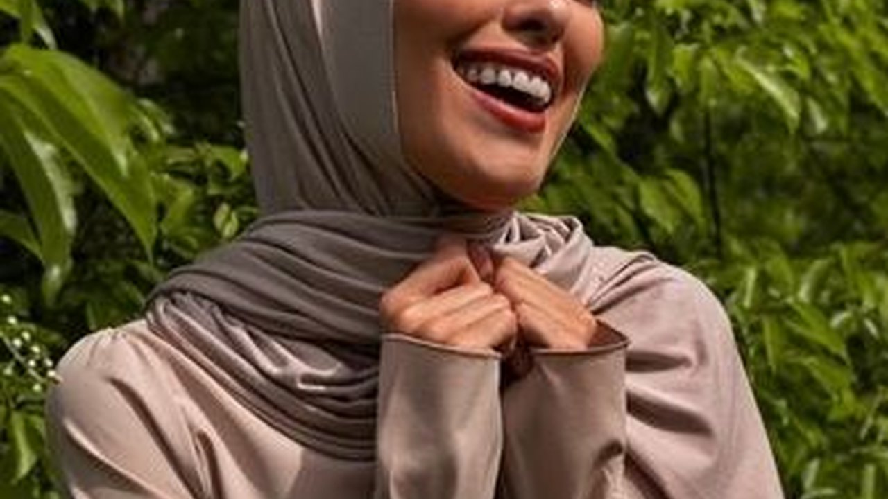 Panduan Memilih Bahan Hijab yang Adem, Nyaman dan Stylish, Persiapan Jelang Ramadan dan Idul Fitri