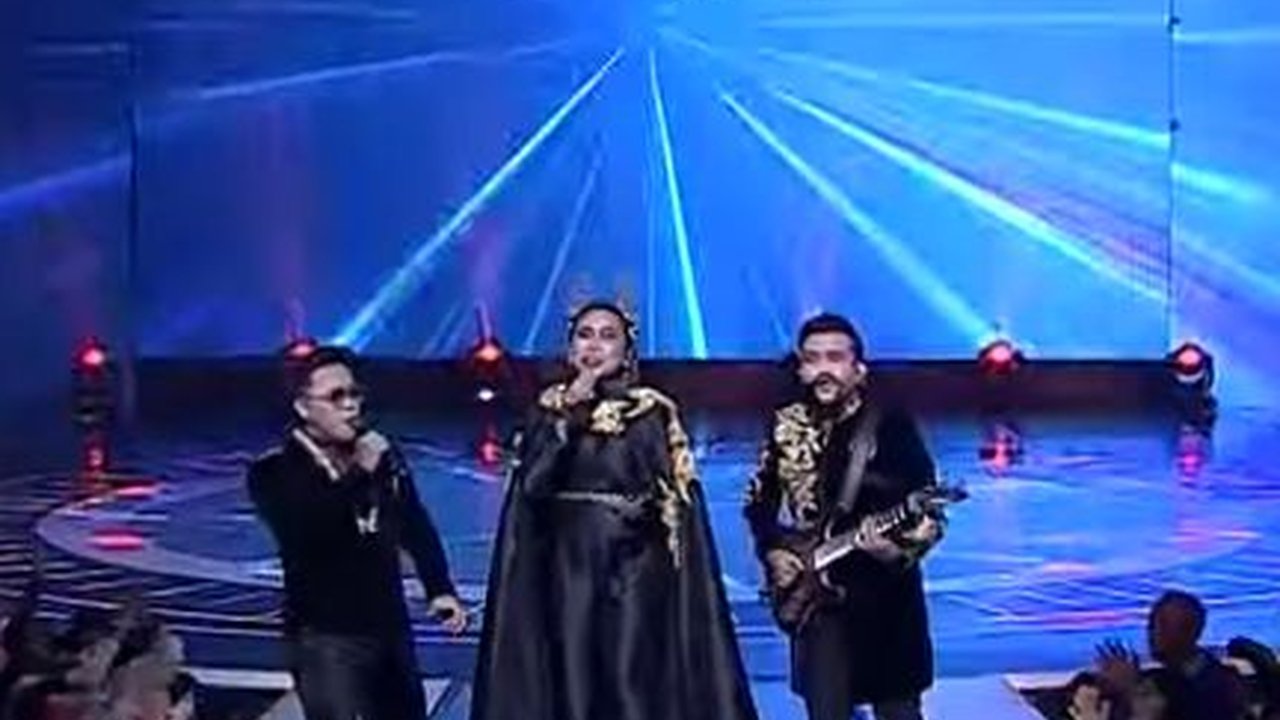 Satu Studio Jingkrak-jingkrak, Duet Maut Danang-Evi Masamba-Fildan Bawakan Lagu 'Bimbang' di Panggung D'Academy 6