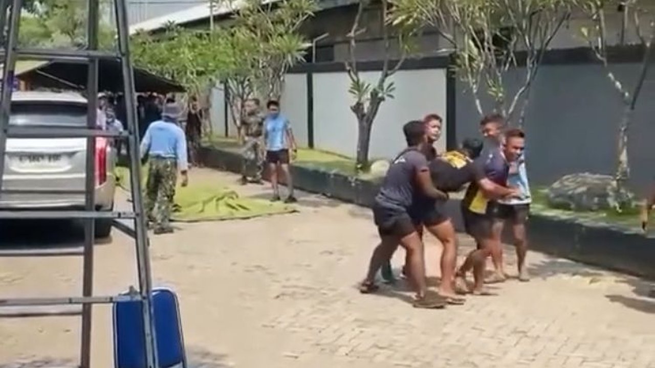 Momen Heboh Dua Anggota TNI Bertengkar, Ternyata Beri Kejutan untuk Komandan Satuan