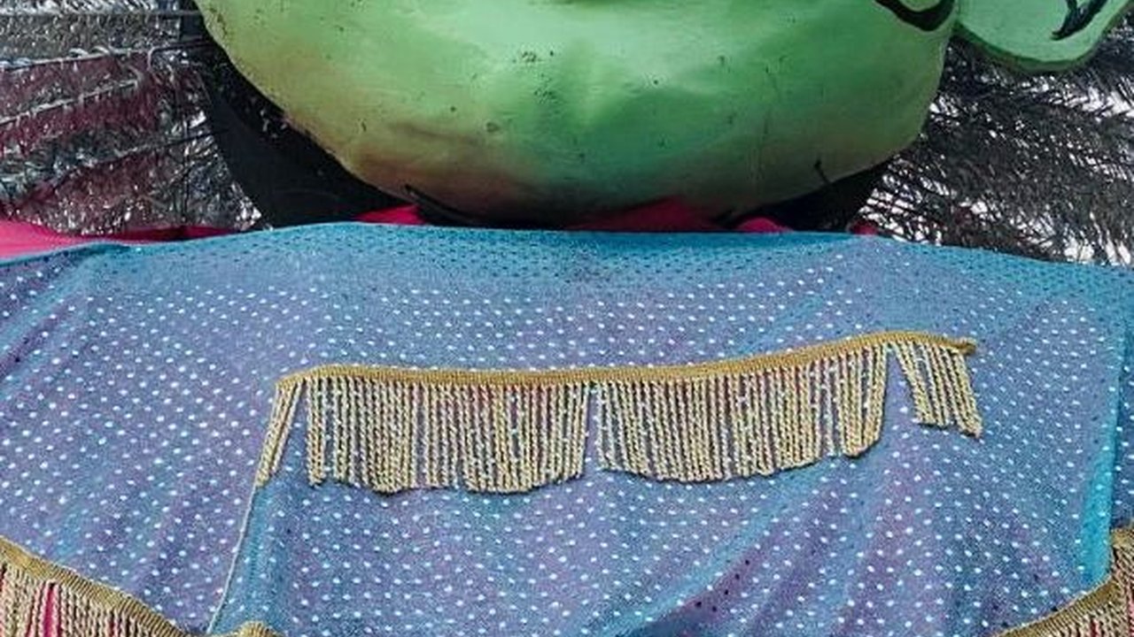 30 Pantun Palang Pintu Lucu, Bikin Senyum Mengembang