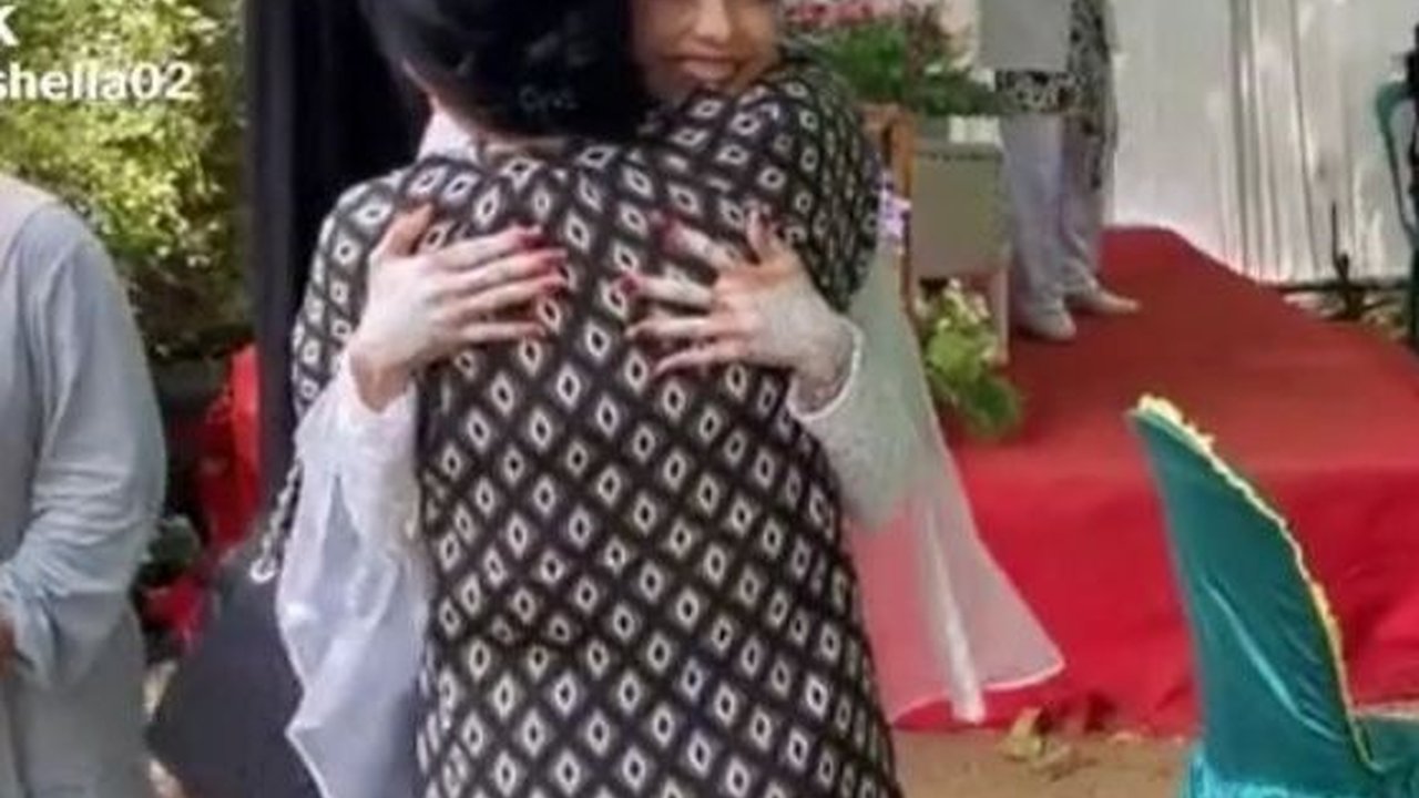 Momen Bos Beri Kejutan Datang ke Pernikahan Karyawan yang Sudah Lama Bekerja Ini Viral, Tuai Pujian