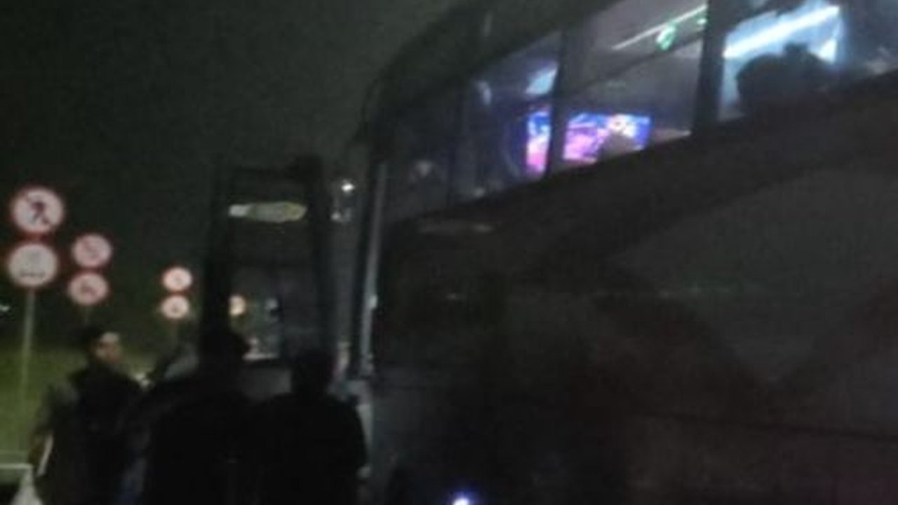 Bus Antarkota Diadang Bea Cukai saat Melintas di Malang, Ternyata Bawa Barang Ilegal Ini