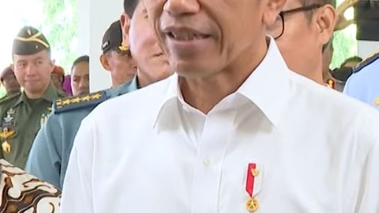 VIDEO: Senyum Jokowi Banggakan Pelabuhan Baru Makasar, Nilai Investasinya Rp5,4 Triliun