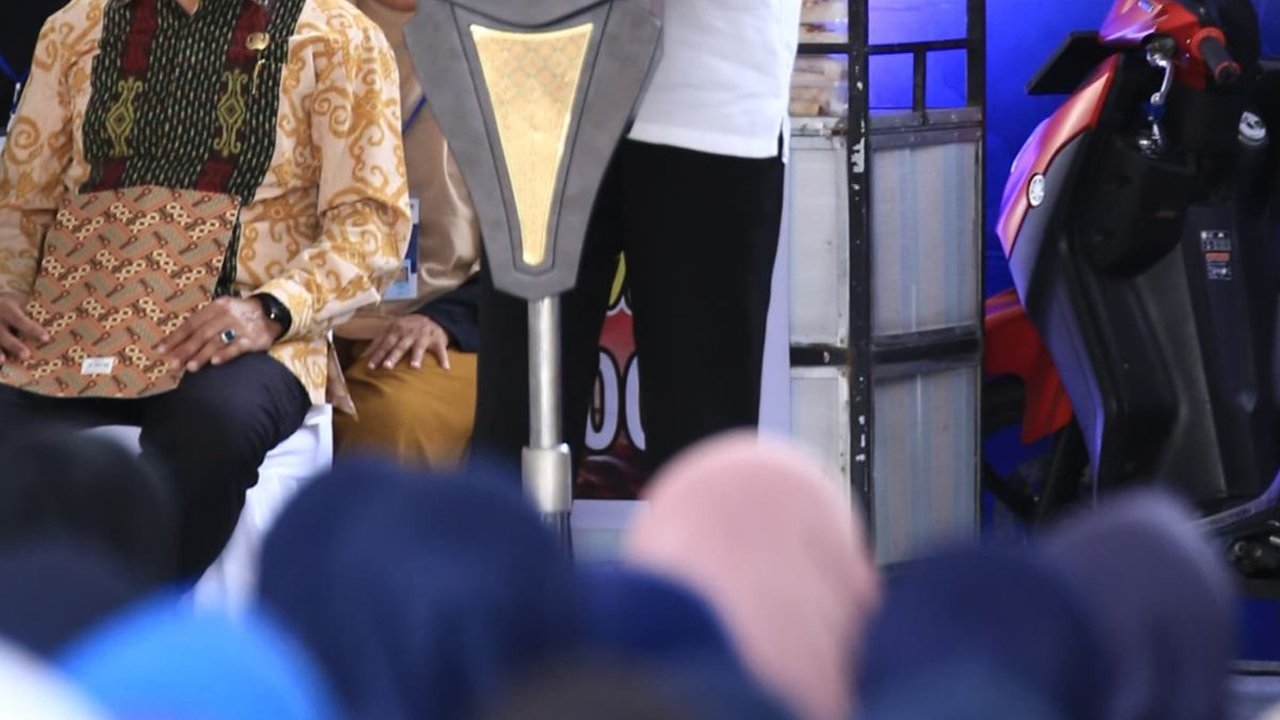 Presiden Jokowi Bagikan Pengalaman Memulai Usaha kepada 5.000 Emak-Emak Nasabah PNM Mekar Sulsel
