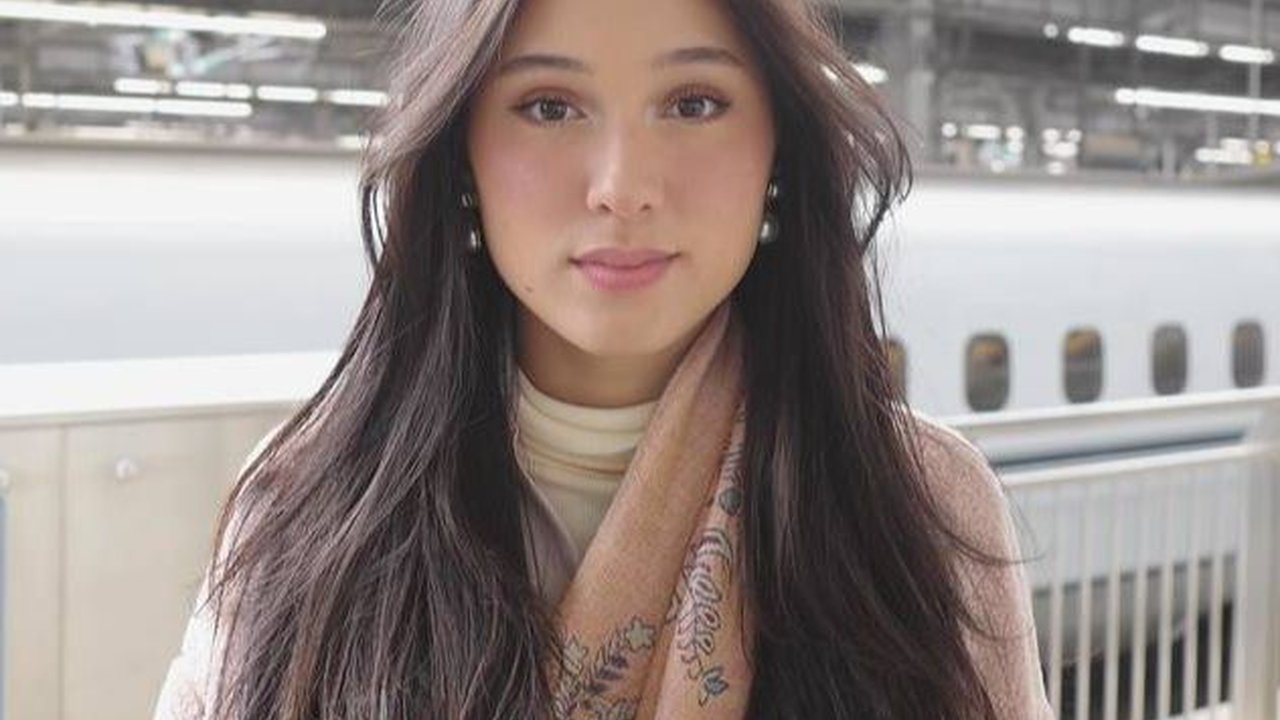 Bak Supermodel, Berikut 7 Potret Kecantikan Yasmin Napper yang Sukses Mencuri Perhatian