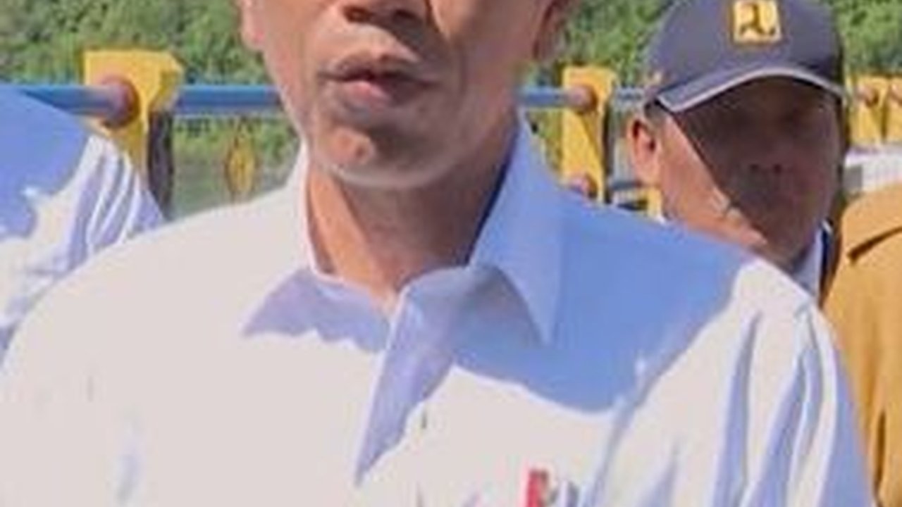 Aksi Jokowi dan AHY Tangkap Ikan Bersama saat Resmikan Bendungan Lolak