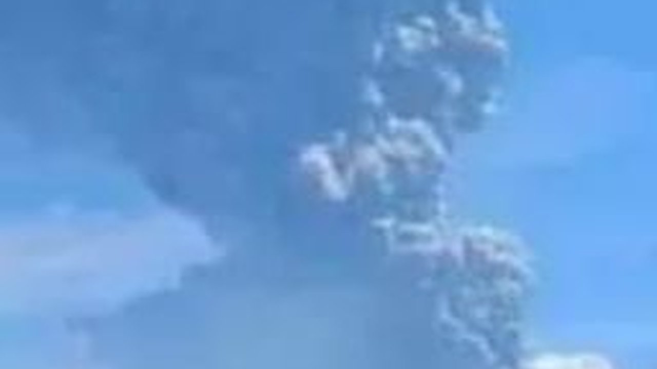 Gunung Ile Lewotolok di Lembata Erupsi Lagi, Muntahkan Abu Vulkanik Setinggi 500 Meter
