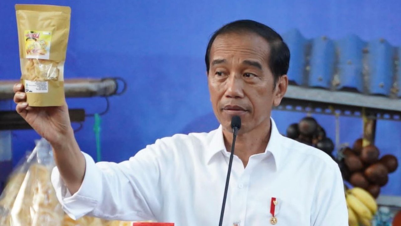 Nama Produk Sama dengan Nama Anaknya, Nasabah Mekaar Ini Dipuji Jokowi
