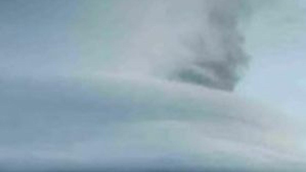 Seismograf Rekam Abu Vulkanik Setinggi 1 Km Keluar dari Gunung Ili Lewotolok