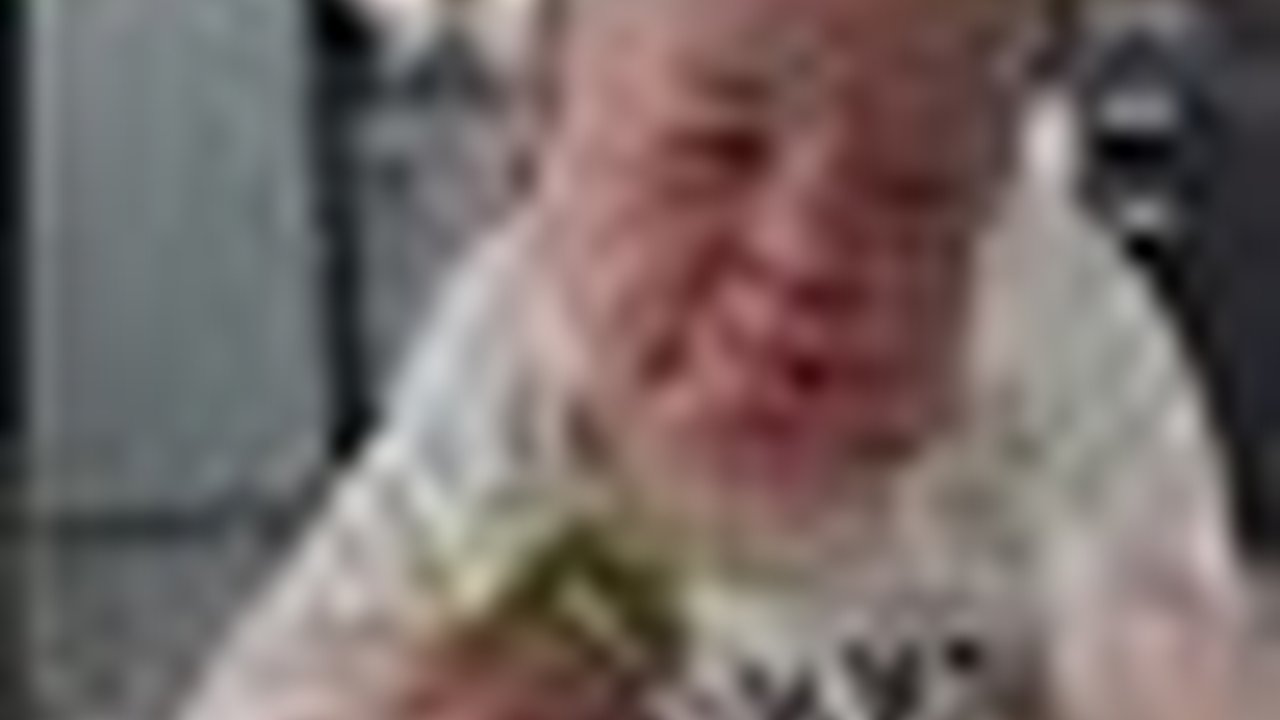 VIDEO Lucunya Reaksi Bayi Makan Buah Kiwi