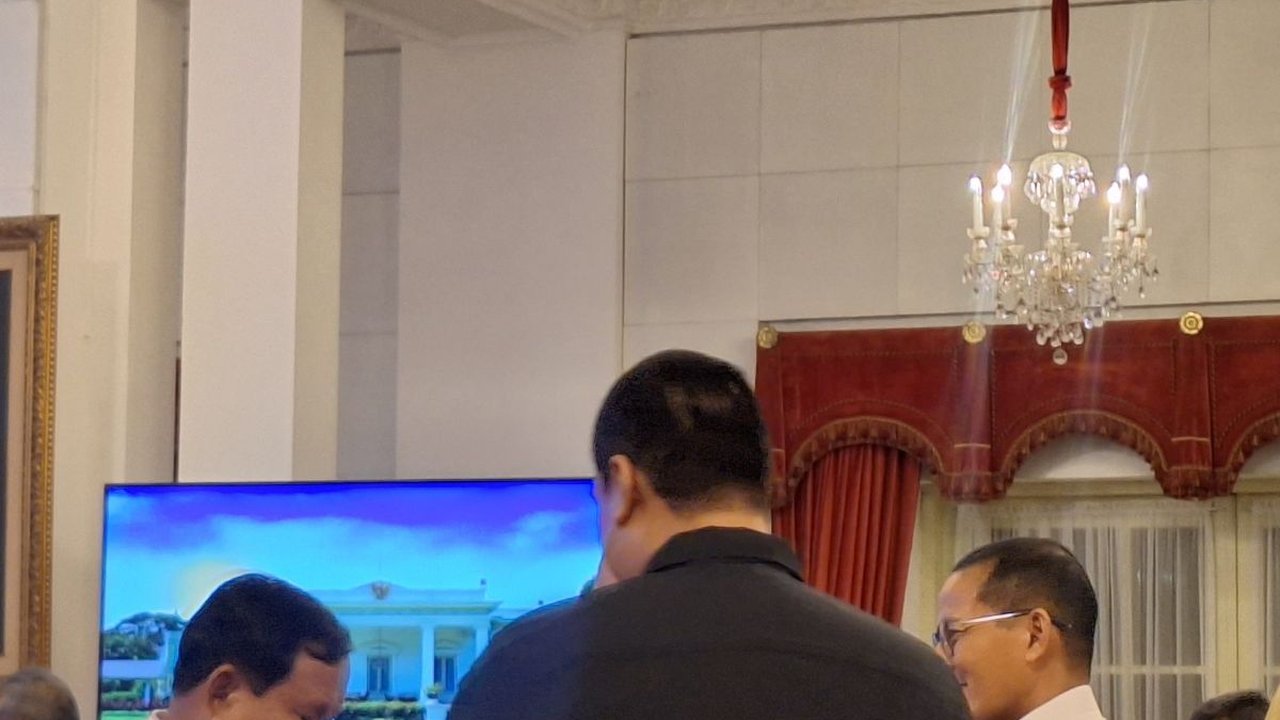 Suasana Kabinet Jokowi Usai Pilpres 2024, Prabowo Disalami Sri Mulyani & Ngobrol Bareng Sandiaga