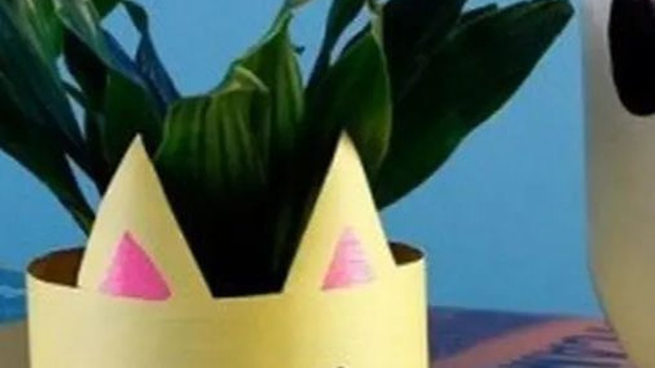 Membuat Pot Bunga dari Botol Bekas, Mudah dan Hemat