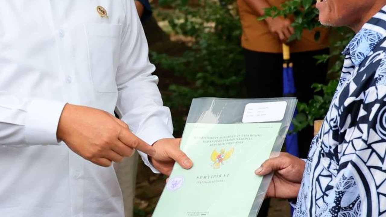 Serahkan 205 Sertipikat Tanah di Sleman, Menteri ATR: Harga Tanah Naik 3 Kali Lipat