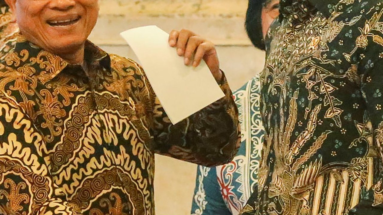 Akur! Momen Pertama Kalinya AHY dan Moeldoko Bertemu Jabat Tangan di Istana