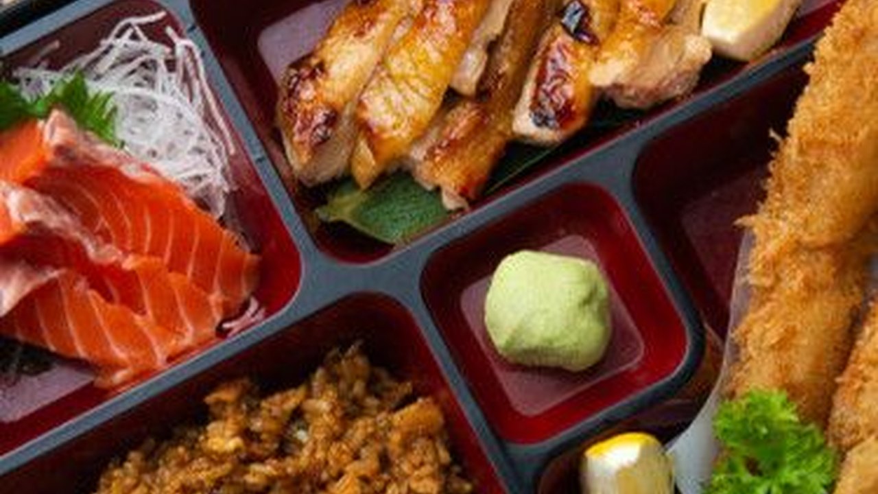 Menko Airlangga Ungkap Anggaran Makan Siang Gratis Prabowo Rp15.000 per Anak, Apa Saja Menunya?