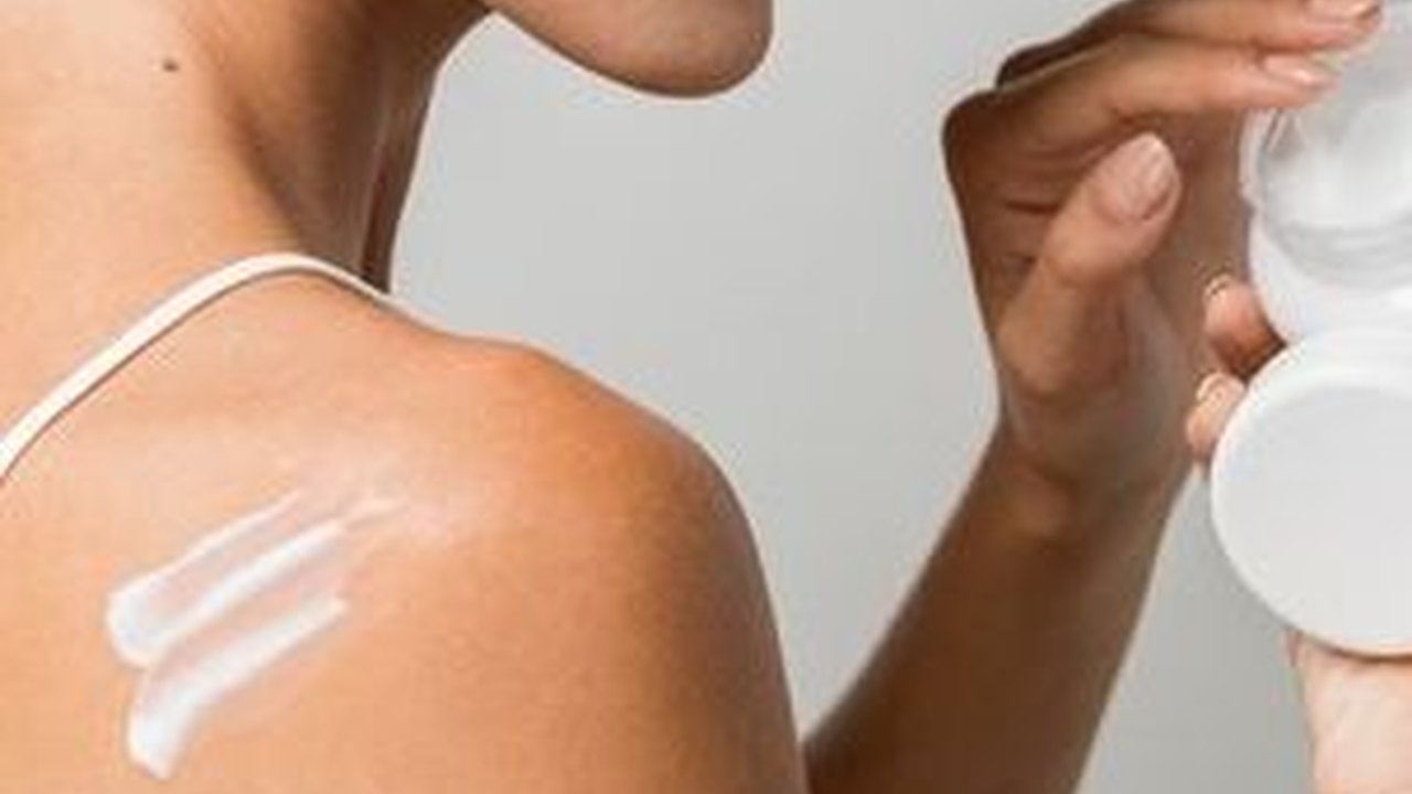 Waktu yang Tepat untuk Menggunakan Body Lotion dan 5 Rekomendasi Bonavie Body Lotion yang Wanginya Tahan Lama