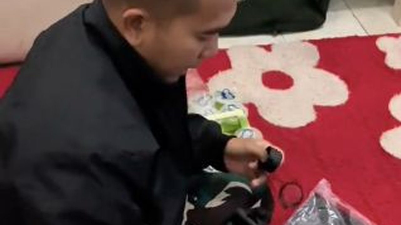 Sang Suami Akan Berangkat Dinas ke Papua, Ibu Persit Ini Beri Hadiah Spesial 'Keren Ini'