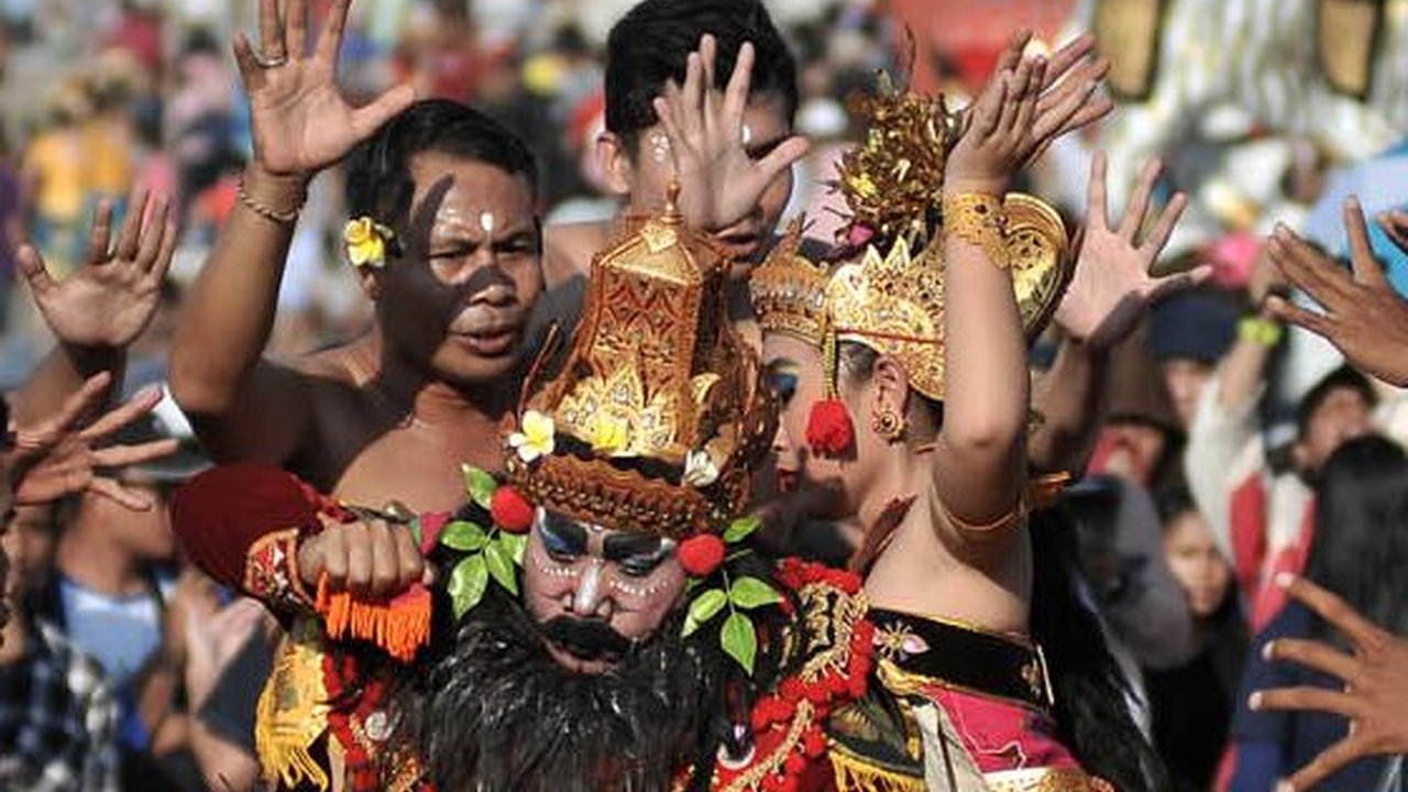 Ketahui Makna Tari Kecak Khas Bali, Begini Sejarah & Gerakannya