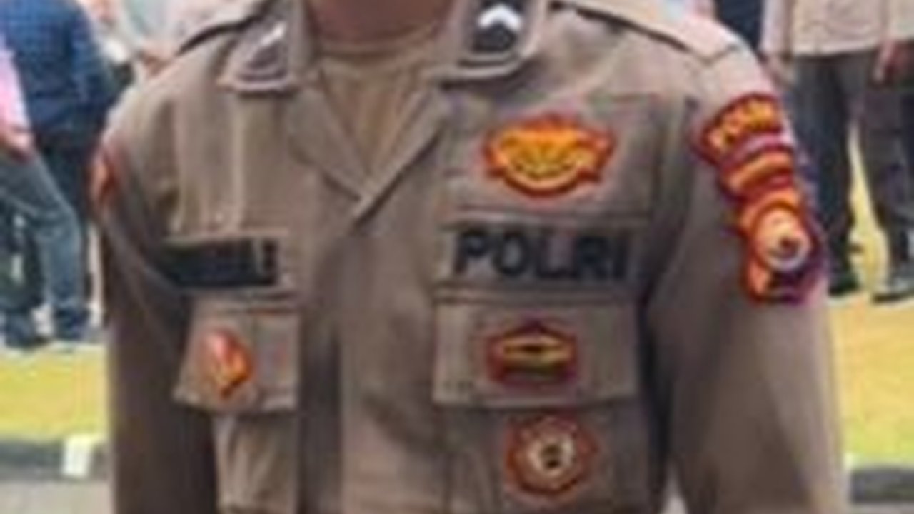 Pamen Polri Kelilingi Bripda Punya Badan Terlalu Kurus Cuma 50 Kg: Kamu Masuk Polisi Bayar?