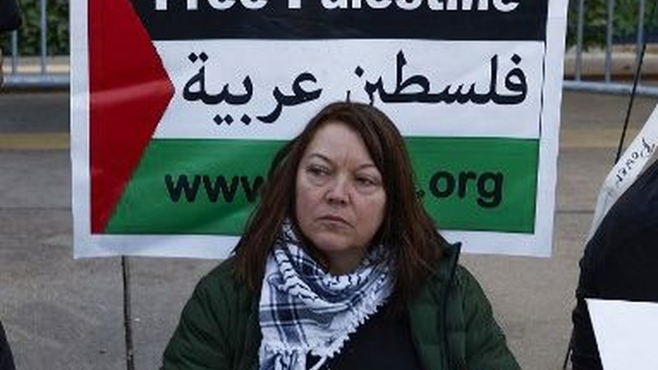 FOTO: Aksi Duka Cita untuk Aaron Bushnell, Pasukan Militer AS yang Bakar Diri Demi Bela Palestina