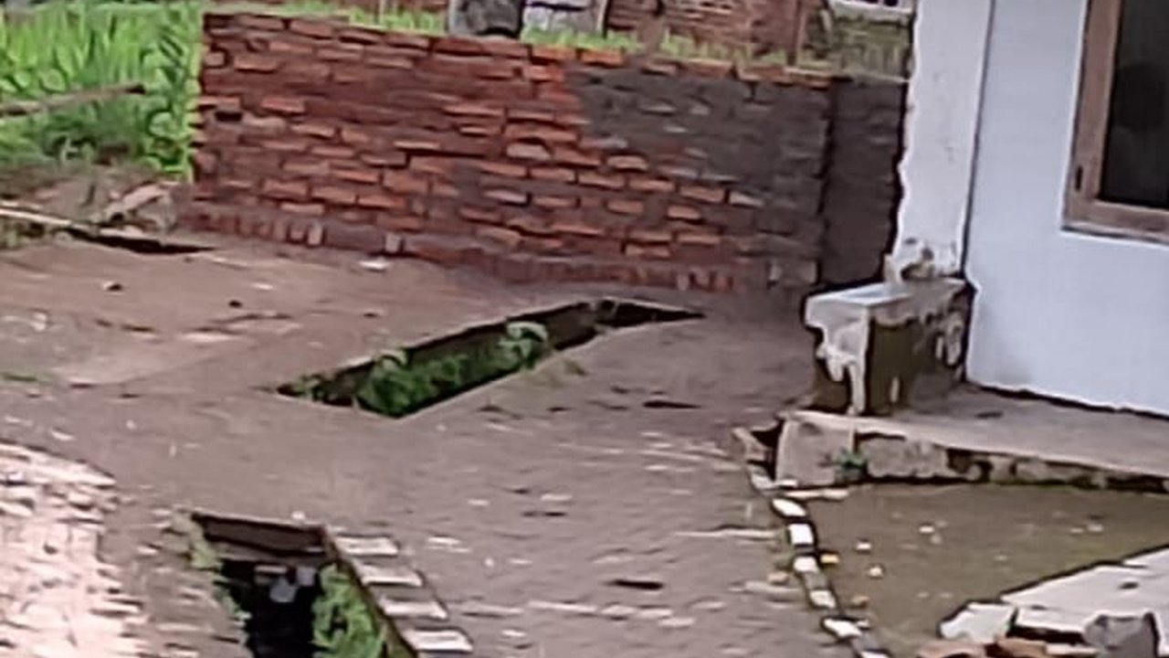 Diduga Kecewa Hasil Pemilu, Caleg di Garut Tutup Jalan yang Biasa Dilintasi Warga