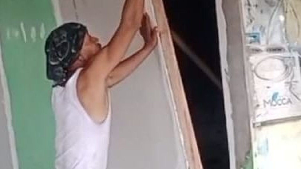 Diduga Terdampak Pembangunan Tol Japek 2, Belasan Rumah Warga Bekasi Amblas