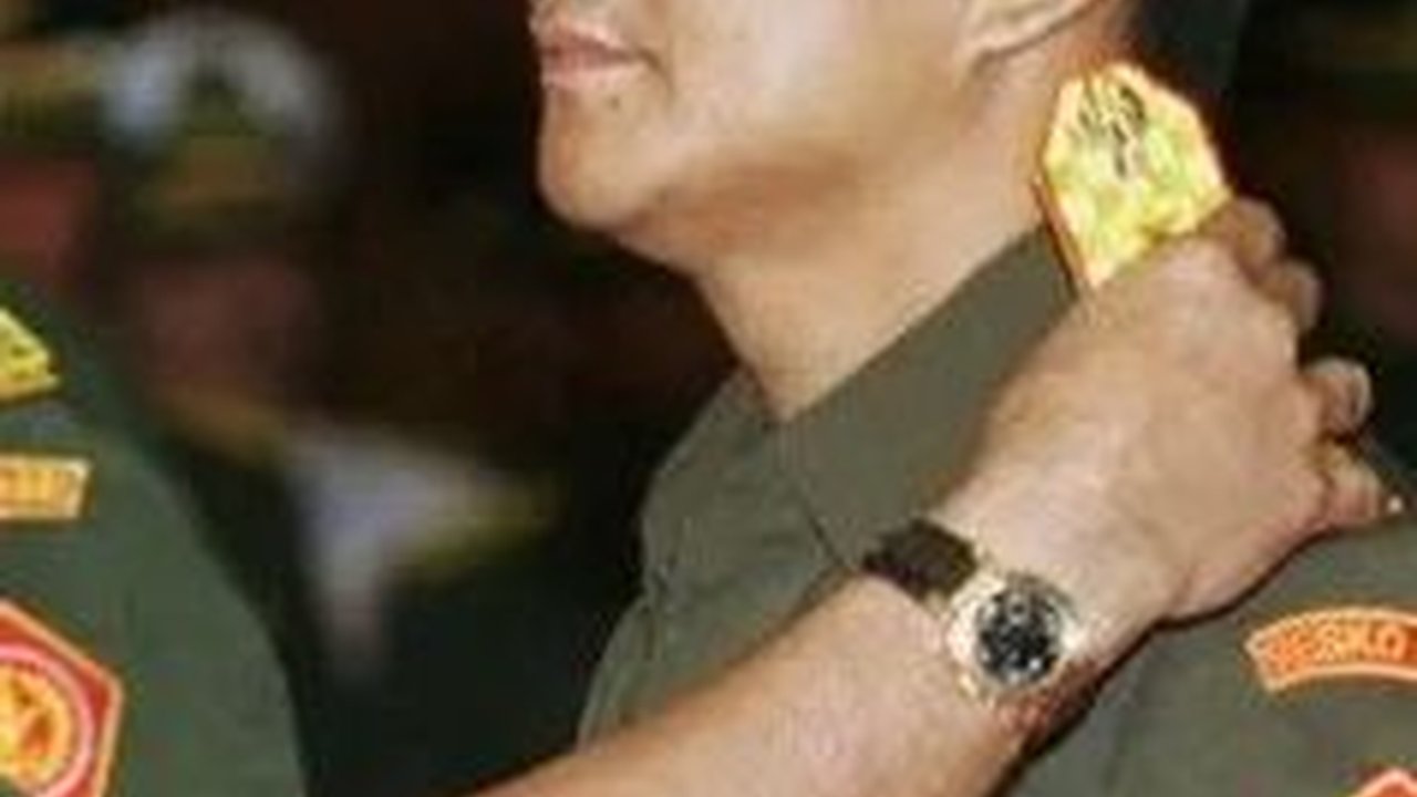 Kini jadi Jenderal Bintang 4, Begini Detik-Detik Prabowo Subianto Dicopot dari Jabatannya Tahun 1998 'Tersenyum Legowo'