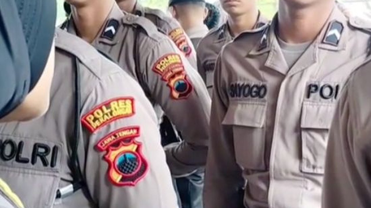 Viral Anak Buruh Tani Berhasil Jadi Polisi, Dapat Acungan Jempol dari Atasan