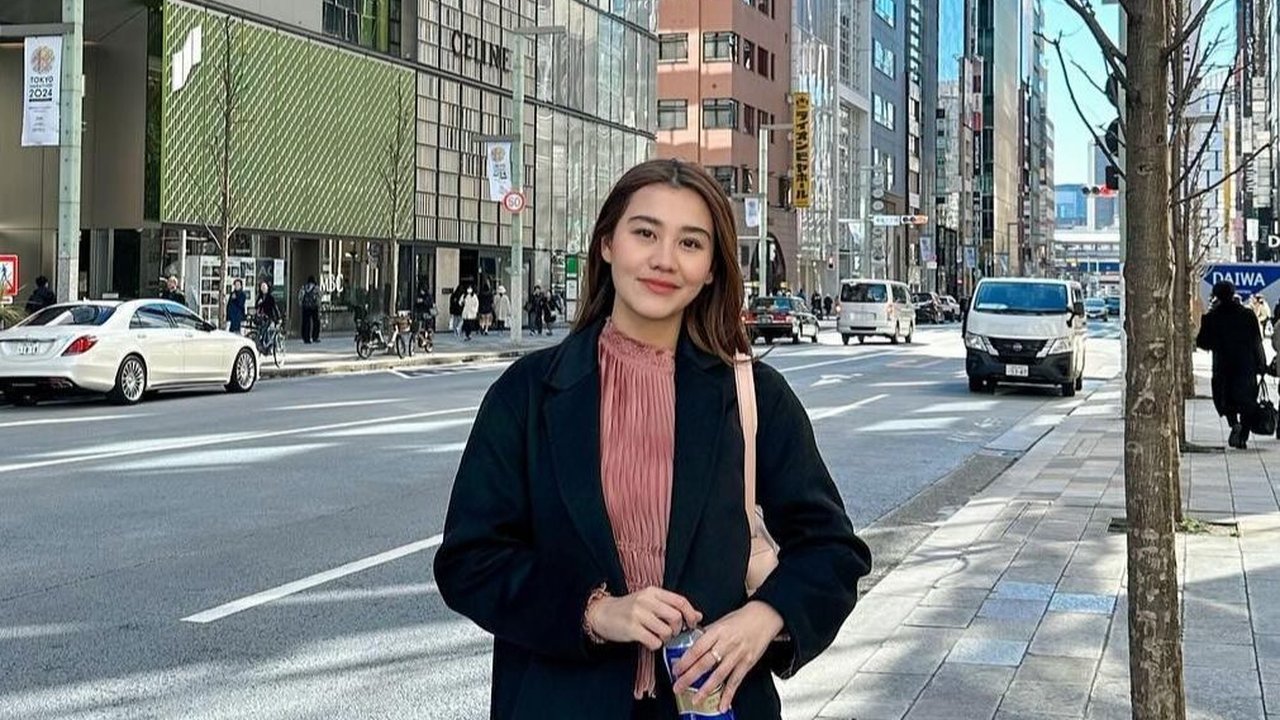 10 Gaya Aaliyah Massaid saat Jalan-jalan di Jepang, Ramai Disebut Cantik dan Elegan