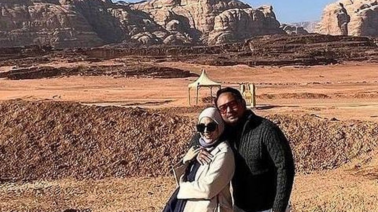 Semakin Berumur Makin Romantis, Potret Meisya Siregar dan Bebi Romeo 'Honeymoon' di Jordania