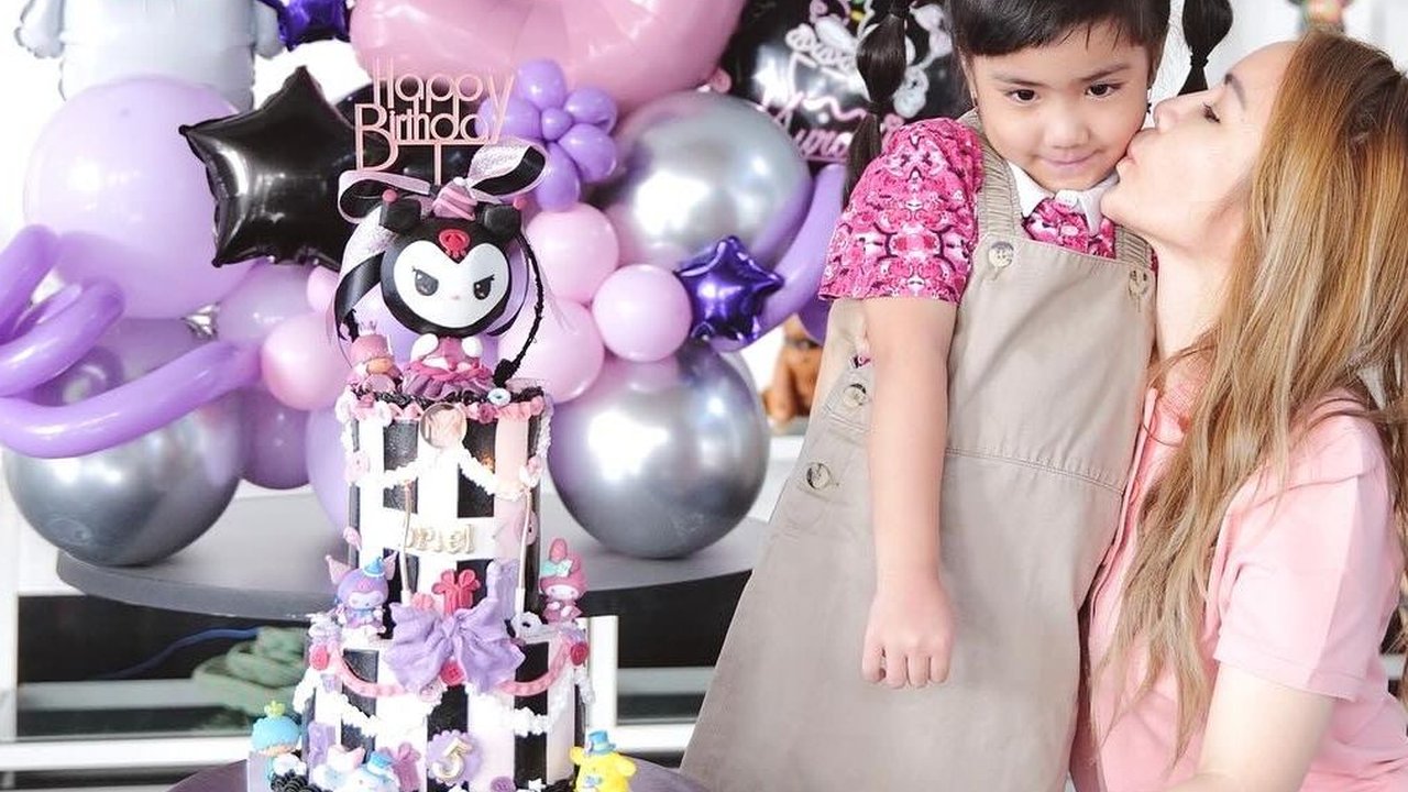 10 Potret Ultah ke-5 Briell Anak Momo Geisha, Dirayakan Bersama Teman-teman Bertema 'Kuromi'