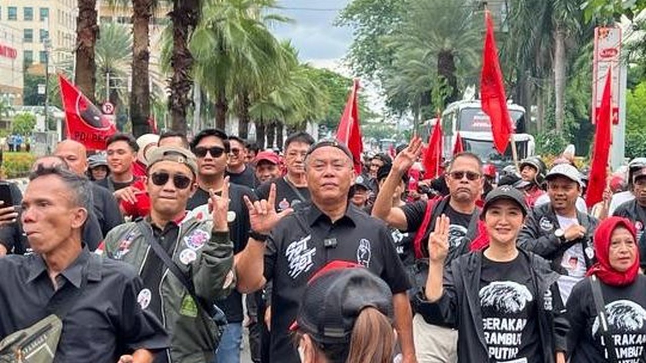 Ribuan Massa Sohib Pras Long March dari Sekretariat TPD ke GBK Ikuti Kampanye Akbar PDIP