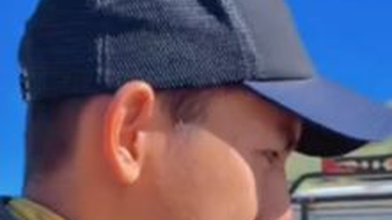 Pengunjung Bromo ini Bertemu 'Prince Mateen' Jualan Es, Nasibnya Hoki Banget Sampai Disenyumi