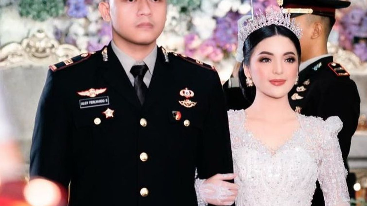 Paras Cantiknya Bak Barbie, Ini Potret Nyimas Novita Istri Perwira Polisi Lampung