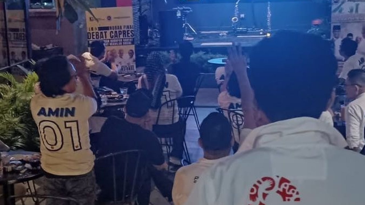 Nonton Bareng Debat Pamungkas Pilpres 2024, Pendukung Anies dan Ganjar Kompak Teriak 'Sorry Ye'