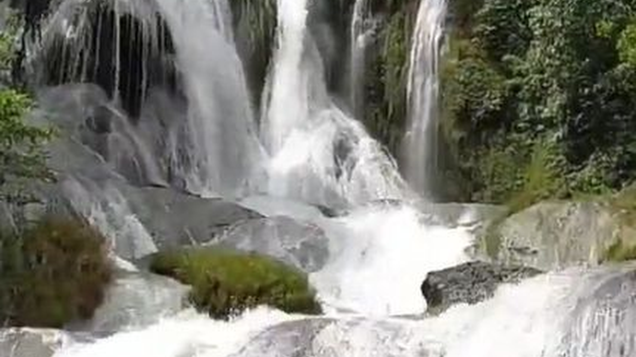 Uniknya Curug Bibijilan di Sukabumi, Air Terjun yang Bisa Dipanjat
