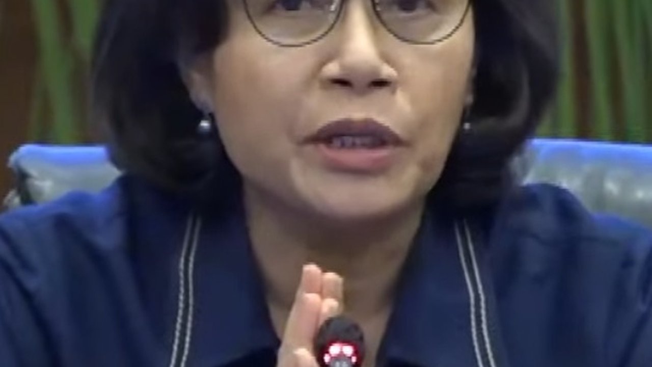 Jokowi Bertemu Sri Mulyani di Istana