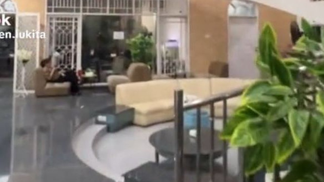 Viral Video Jualan Jus di Rumah Mewah, Bikin Warganet Heran