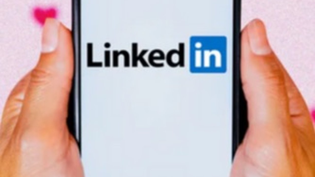 Bukan untuk Diri Sendiri, Wanita Ini Unggah CV Sang Ayah untuk Cari Kerja Jadi Sopir di LinkedIn