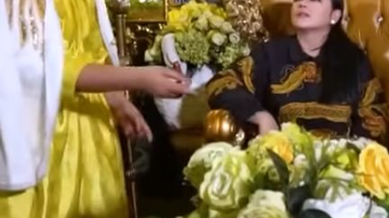 Boiyen Melongo Melihat Rumah Mewah Bernuansa Emas Milik Mak Nonon Sang Pengusaha