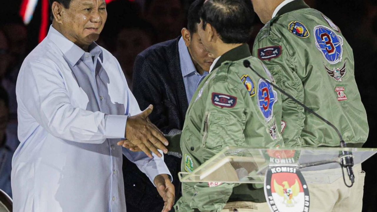 Survei Terbaru Poltracking di Jatim: Prabowo Naik di Semua Titik, Ganjar Turun Drastis Cuma Naik di Madura